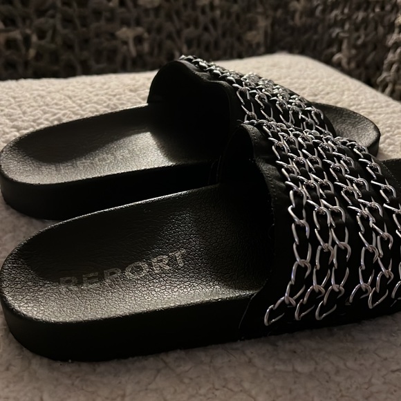 chain link slip on sandals - Picture 2 of 4